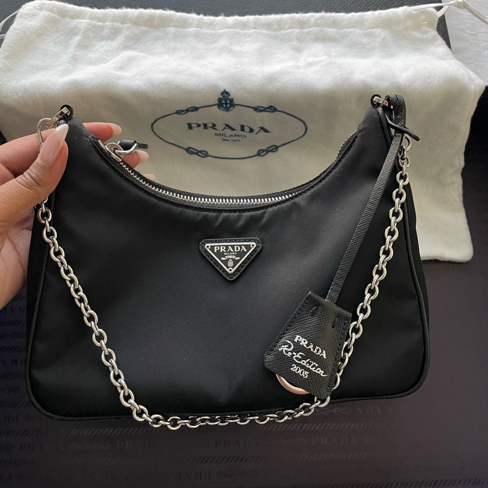 Black Nylon Prada re-edition 2005 WITH STRAP, RECEIPT, DUST BAG AND BOX